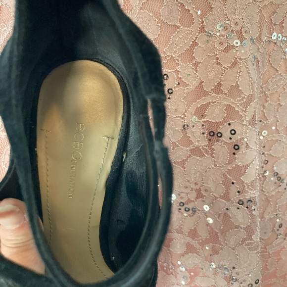 BCBG Elegant Black Stiletto Heels Great Condition! - Picture 3 of 4